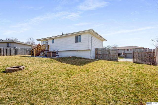 5270 W Thatcher Lane, Lincoln, NE 68528