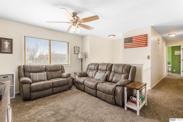 5270 W Thatcher Lane, Lincoln, NE 68528