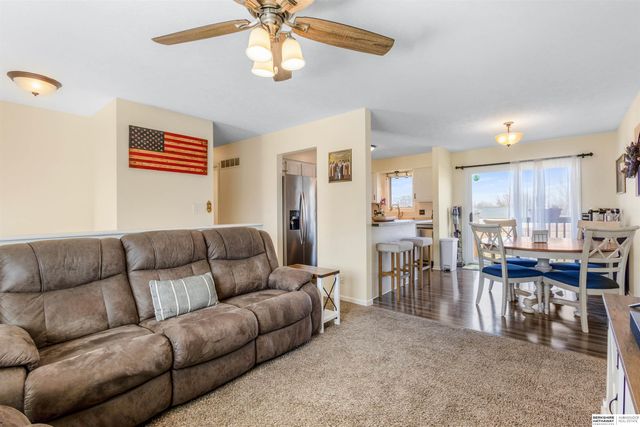 5270 W Thatcher Lane, Lincoln, NE 68528