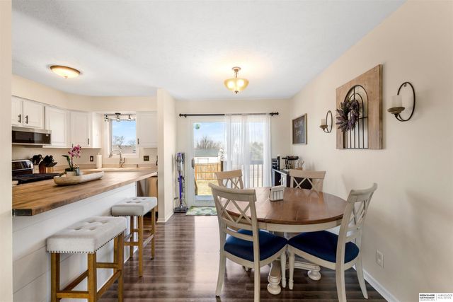 5270 W Thatcher Lane, Lincoln, NE 68528