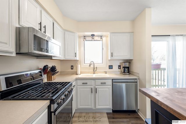 5270 W Thatcher Lane, Lincoln, NE 68528