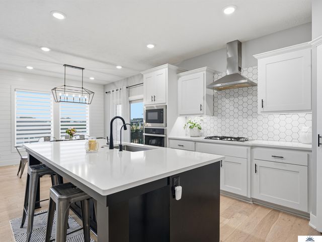 18405 Birch Avenue, Omaha, NE 68136