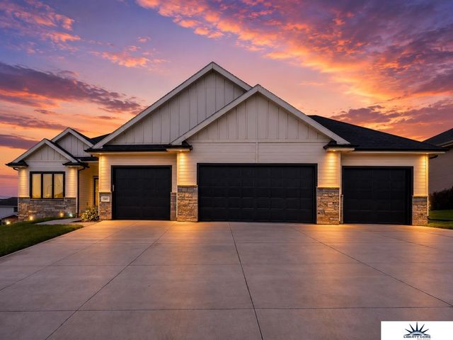 18405 Birch Avenue, Omaha, NE 68136