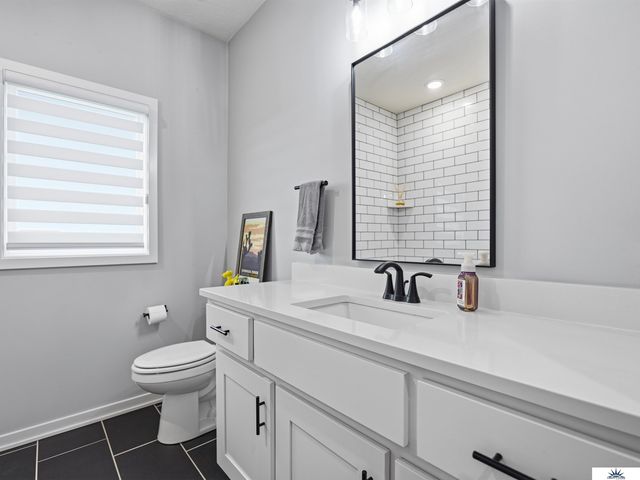 18405 Birch Avenue, Omaha, NE 68136