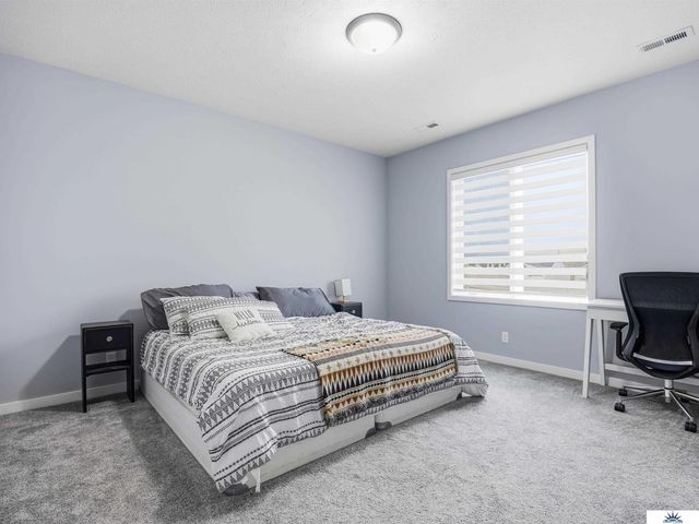 18405 Birch Avenue, Omaha, NE 68136