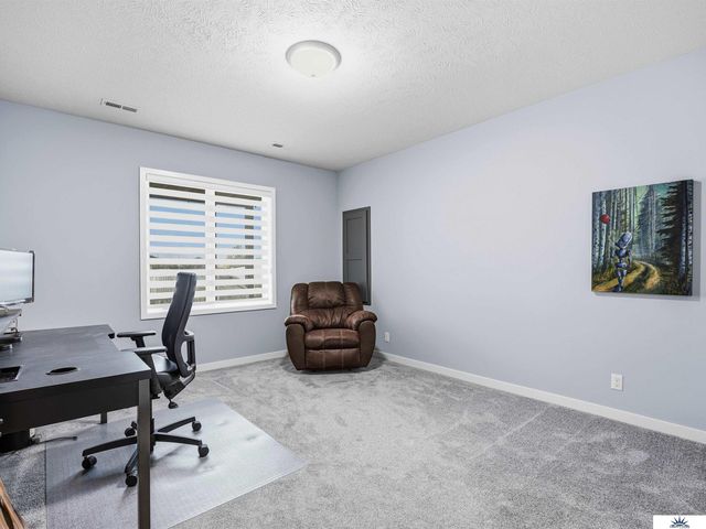 18405 Birch Avenue, Omaha, NE 68136