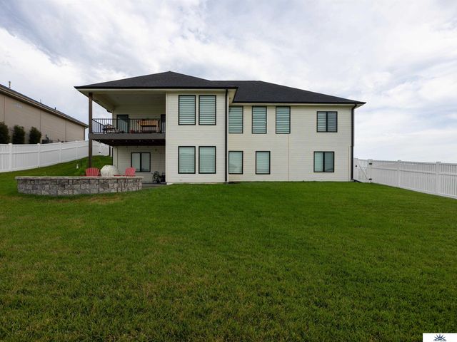 18405 Birch Avenue, Omaha, NE 68136