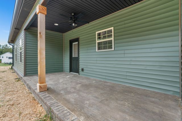 2615 Cooper Creek Rd, Woodlawn, TN 37191