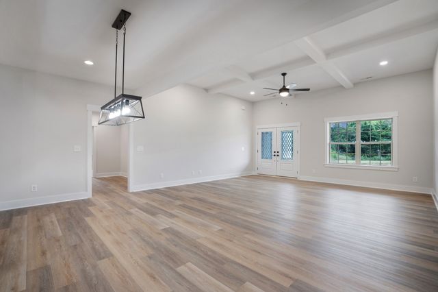 2615 Cooper Creek Rd, Woodlawn, TN 37191