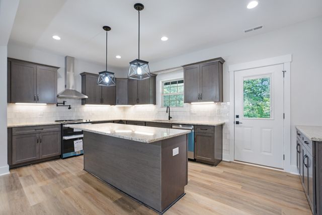 2615 Cooper Creek Rd, Woodlawn, TN 37191