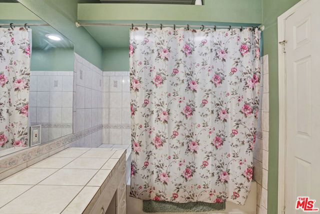 15708 Horace Street, Granada Hills (los Angeles), CA 91344