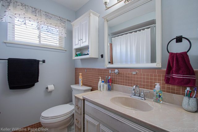 30776 Ferntree Street, Roseville, MI 48066