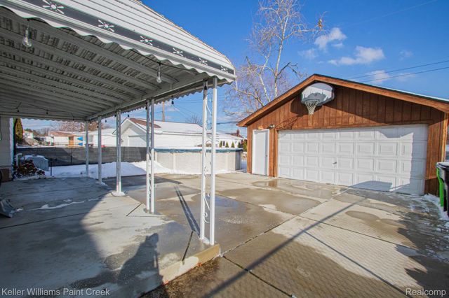 30776 Ferntree Street, Roseville, MI 48066