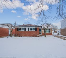 30776 Ferntree Street, Roseville, MI 48066
