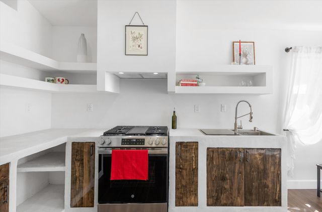 6128 Full Moon Avenue NW, Albuquerque, NM 87114