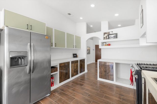 6128 Full Moon Avenue NW, Albuquerque, NM 87114