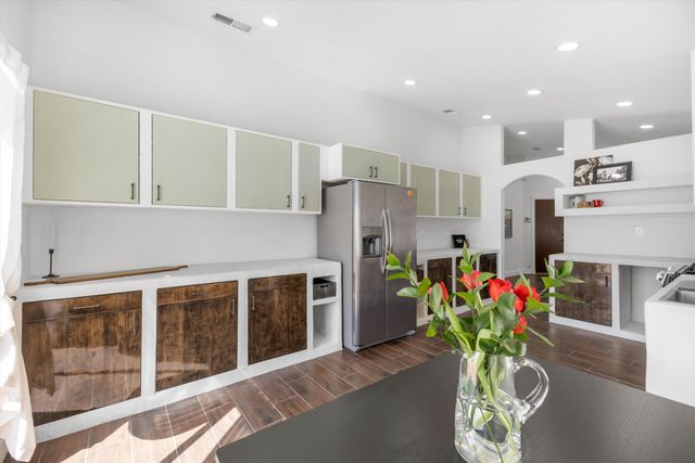 6128 Full Moon Avenue NW, Albuquerque, NM 87114