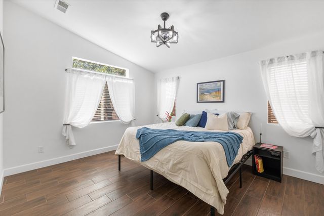 6128 Full Moon Avenue NW, Albuquerque, NM 87114