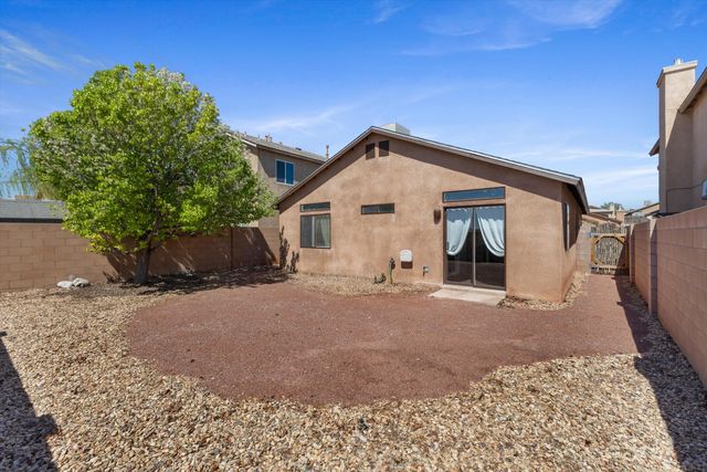 6128 Full Moon Avenue NW, Albuquerque, NM 87114