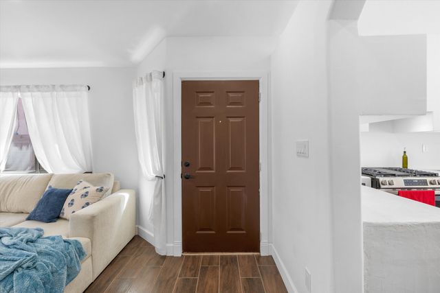 6128 Full Moon Avenue NW, Albuquerque, NM 87114