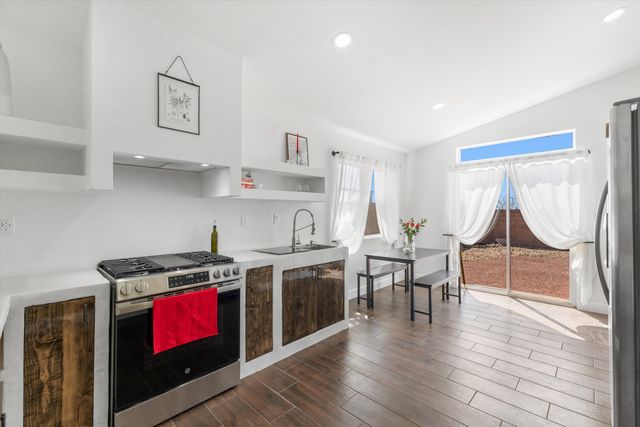 6128 Full Moon Avenue NW, Albuquerque, NM 87114