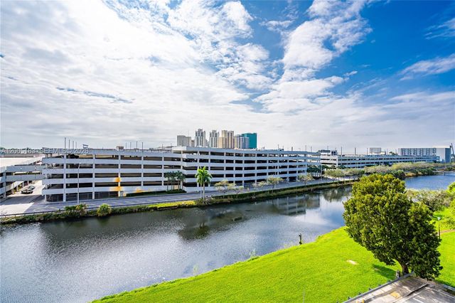 8395 SW 73rd Ave 510, Miami, FL 33143