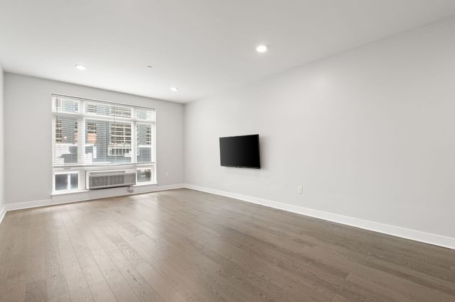 2 Cliveden Street 201E, Quincy, MA 02169