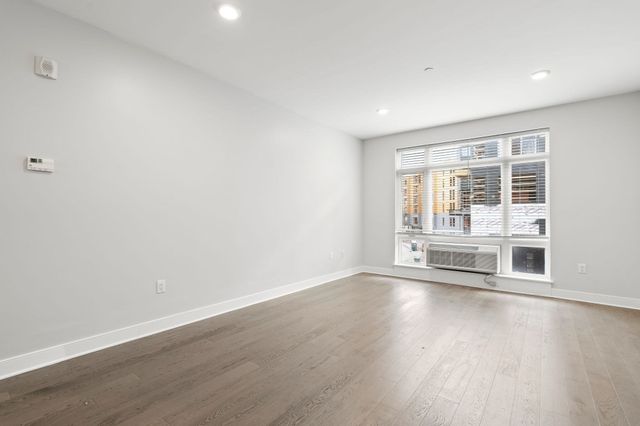 2 Cliveden Street 201E, Quincy, MA 02169