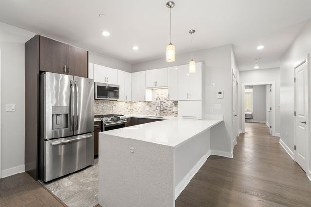 2 Cliveden Street 201E, Quincy, MA 02169