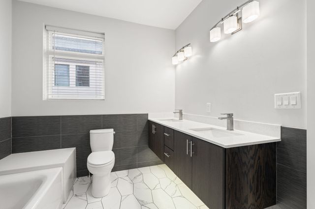2 Cliveden Street 201E, Quincy, MA 02169