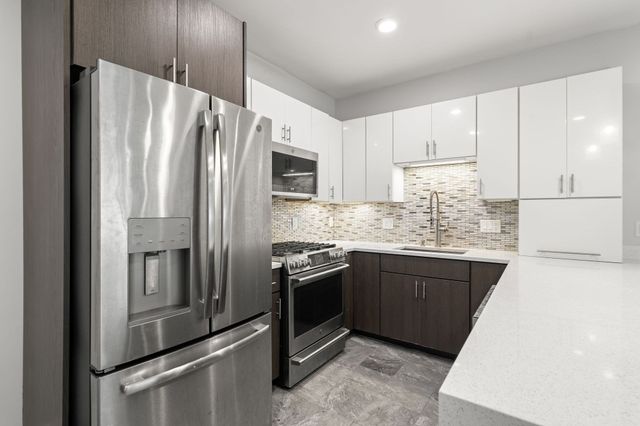 2 Cliveden Street 201E, Quincy, MA 02169
