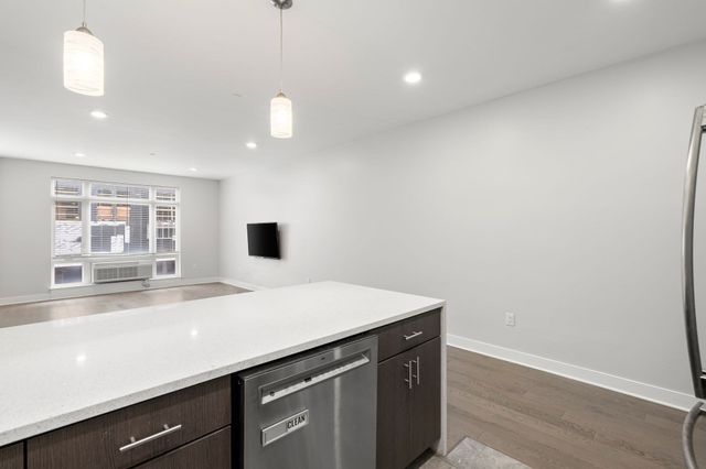 2 Cliveden Street 201E, Quincy, MA 02169