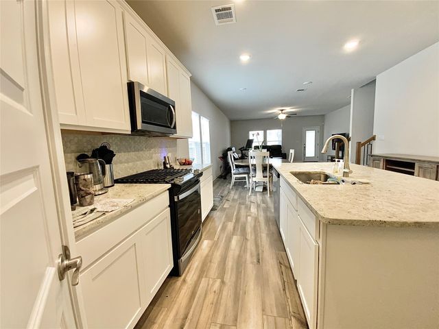 246 El Capitan LOOP, Dripping Springs, TX 78620