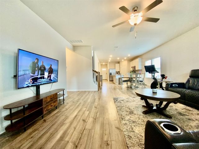 246 El Capitan LOOP, Dripping Springs, TX 78620