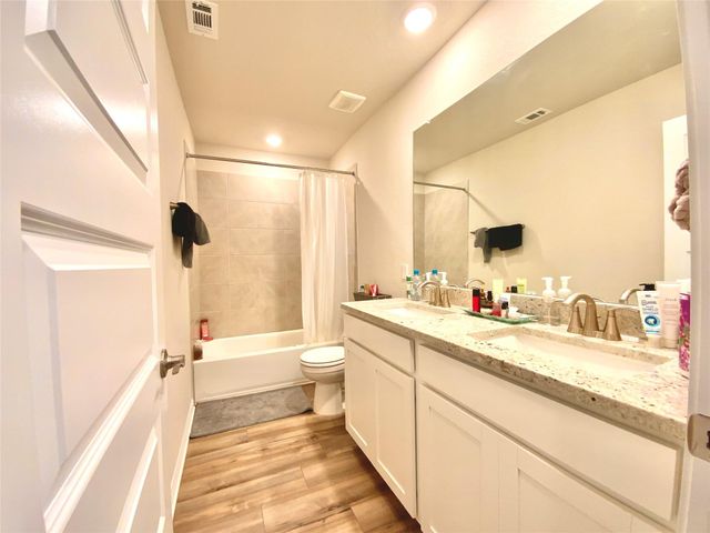 246 El Capitan LOOP, Dripping Springs, TX 78620