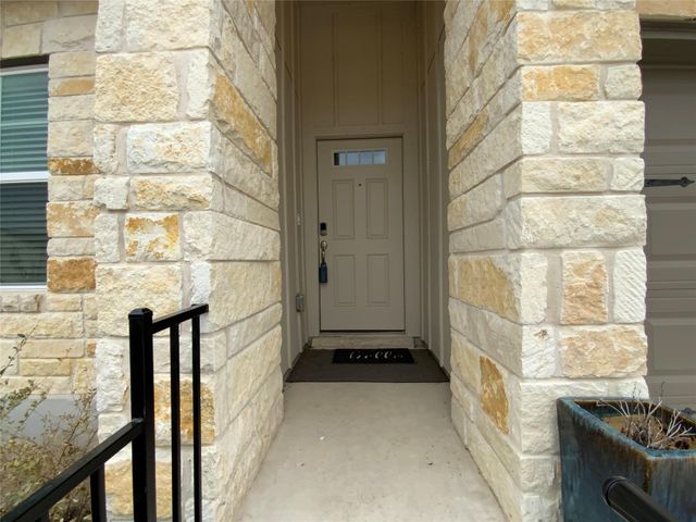 246 El Capitan LOOP, Dripping Springs, TX 78620