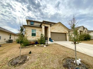 246 El Capitan LOOP, Dripping Springs, TX 78620
