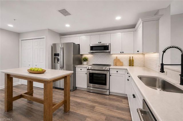 3029 Driftwood WAY 3307, Naples, FL 34109