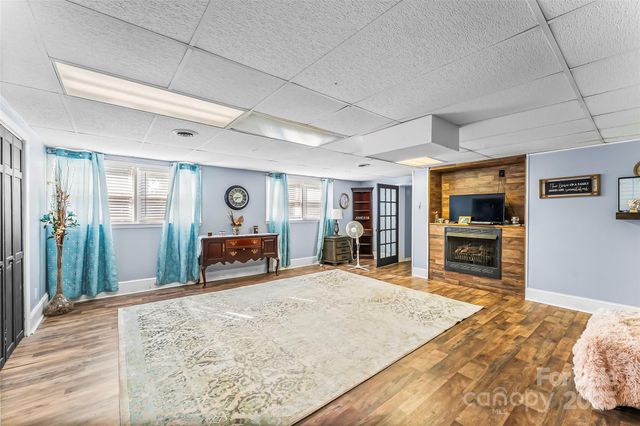 304 Parlier Avenue NE, Conover, NC 28613