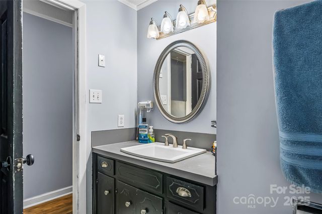 304 Parlier Avenue NE, Conover, NC 28613