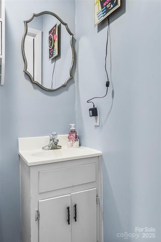 304 Parlier Avenue NE, Conover, NC 28613