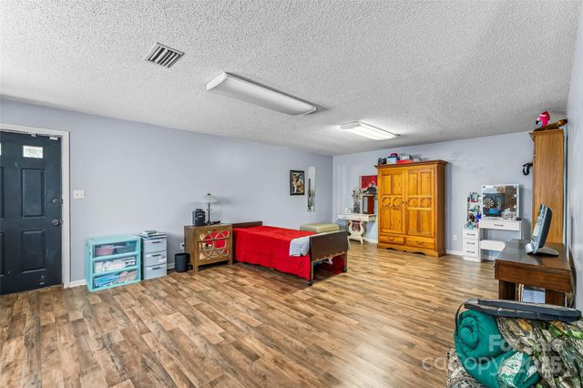 304 Parlier Avenue NE, Conover, NC 28613