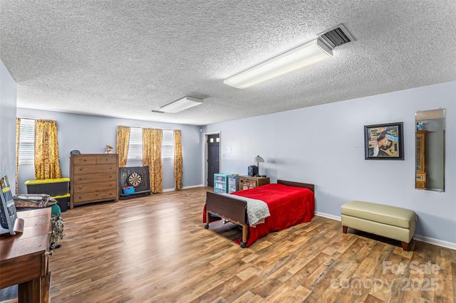 304 Parlier Avenue NE, Conover, NC 28613