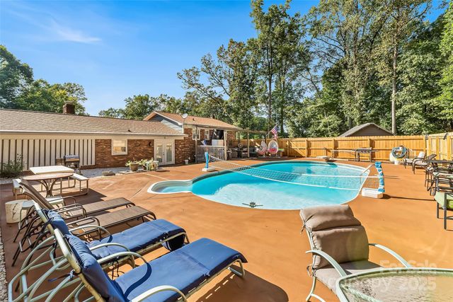 304 Parlier Avenue NE, Conover, NC 28613