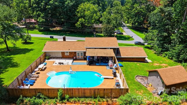 304 Parlier Avenue NE, Conover, NC 28613