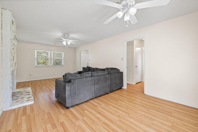 1471 County Road A, Lexington, TX 78947