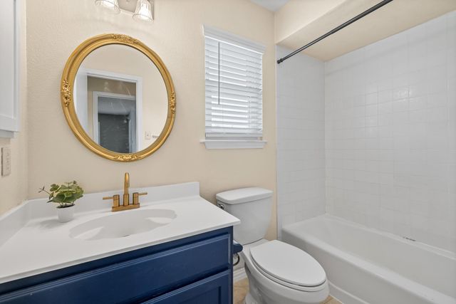 1471 County Road A, Lexington, TX 78947