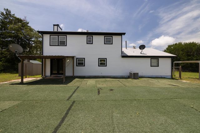 1471 County Road A, Lexington, TX 78947