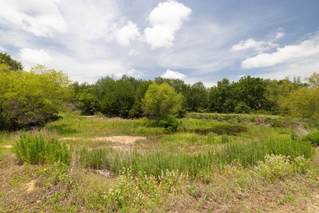 1471 County Road A, Lexington, TX 78947
