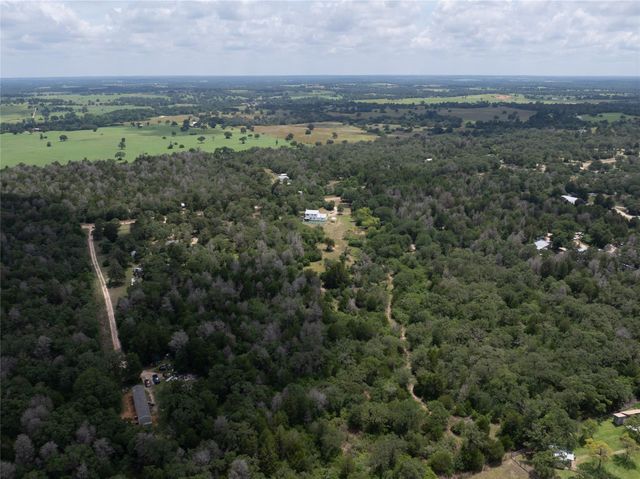 1471 County Road A, Lexington, TX 78947